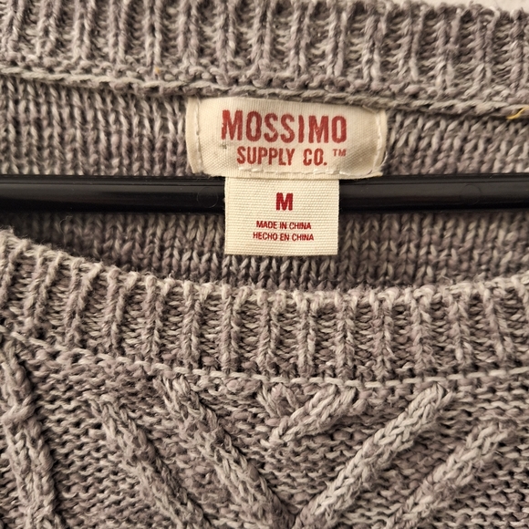 Mossimo - Woman Pull Over Sweater Size Medium. - Picture 5 of 6